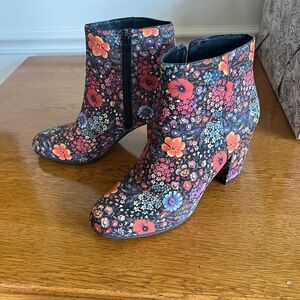 Lucky brand Salmah Floral Ankle Boots